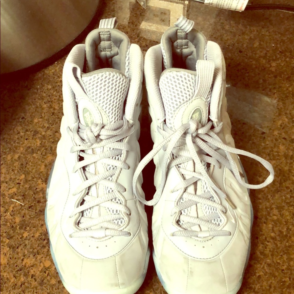 Nike Foams 6.5Y or woman’s 8